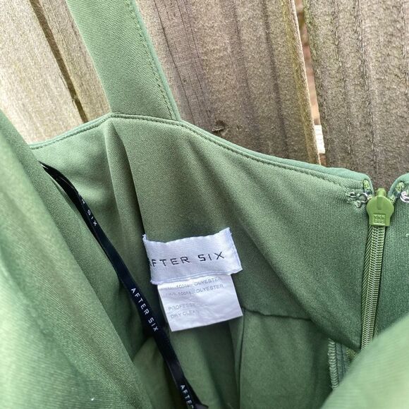 After Six Contoured Wide Strap Sweetheart Maxi Dress Seagrass Green Sage Size 8 - Picture 6 of 7